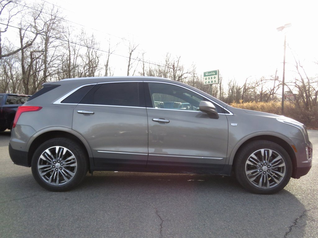 Used 2018 Cadillac XT5 Premium Luxury w/ Driver Assist Package image 4