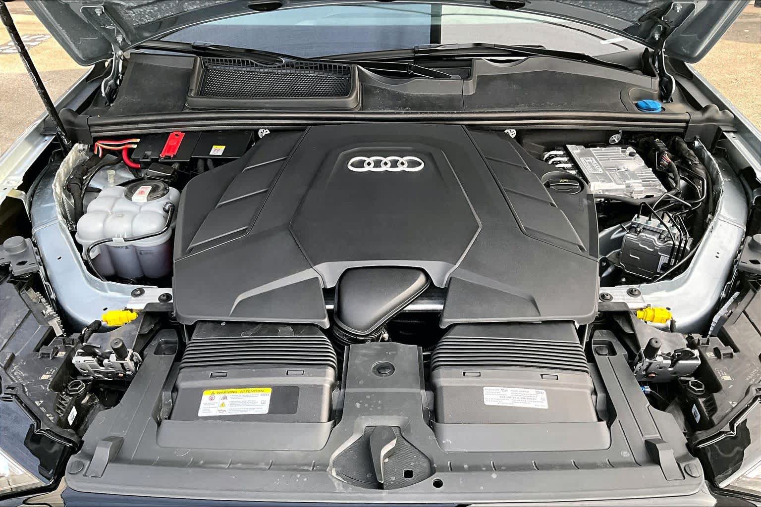 Used 2025 Audi Q7 3.0T Premium Plus w/ Premium Plus Package AWD/4WD image 32