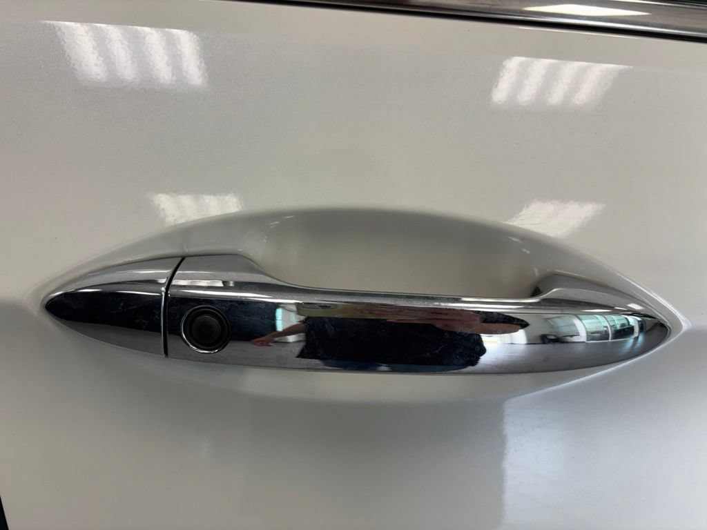 Used 2019 Honda Pilot Touring image 11