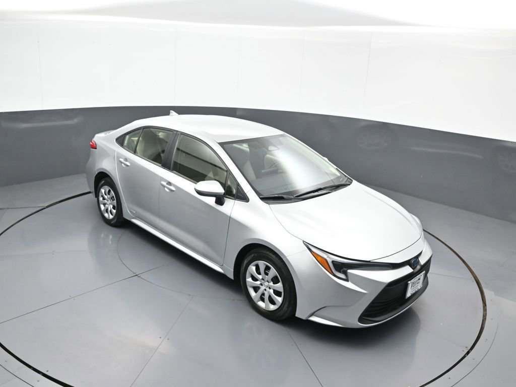 Certified 2024 Toyota Corolla LE AWD/4WD image 34