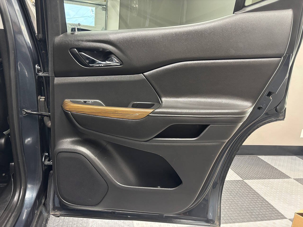 Used 2019 GMC Acadia SLE w/ LPO, Floor Liner Package FWD image 22