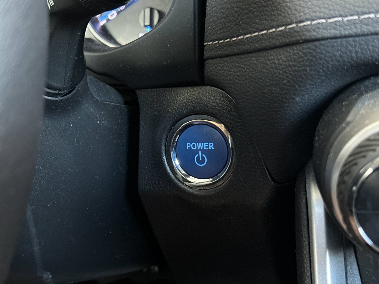 Used 2022 Toyota RAV4 XLE Premium AWD/4WD image 21