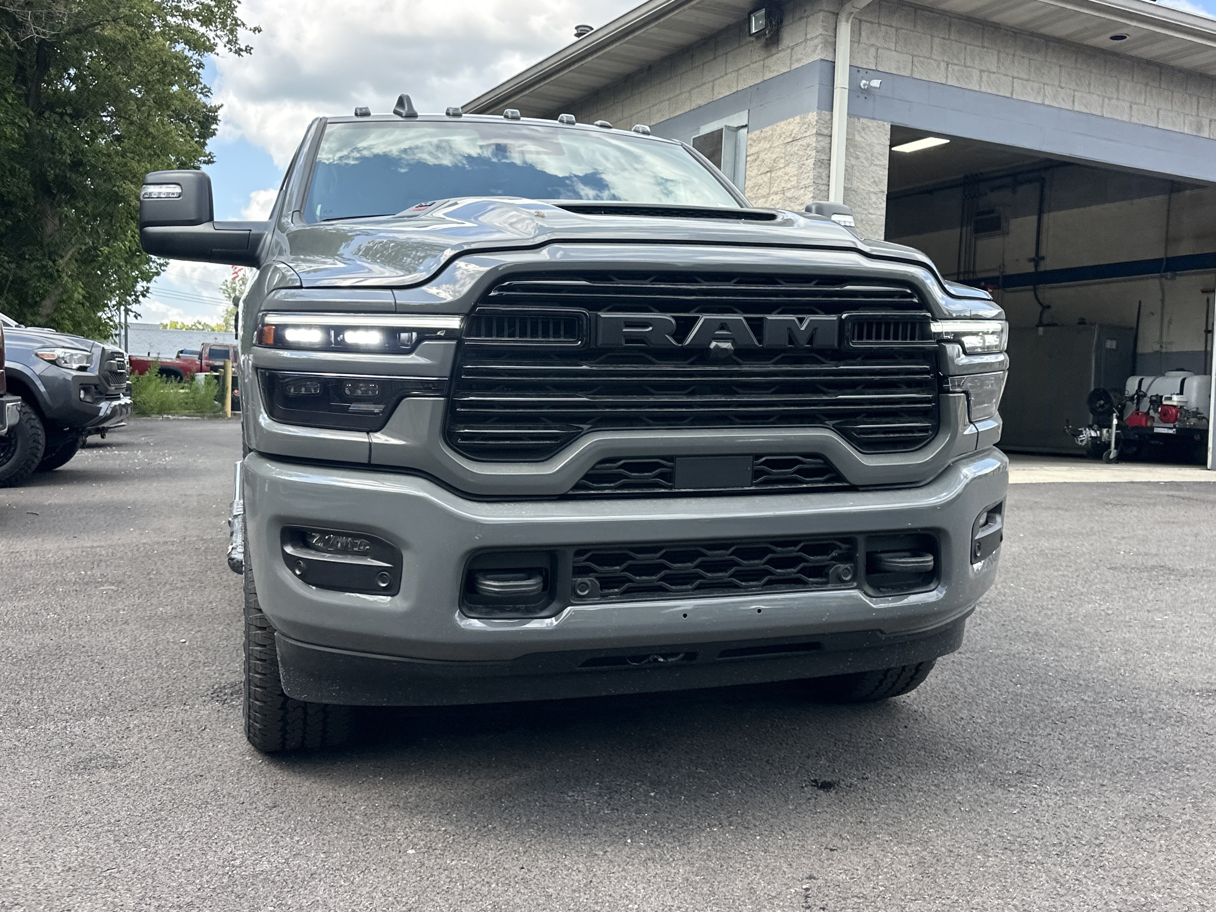 New 2026 RAM 2500 Laramie AWD/4WD image 21