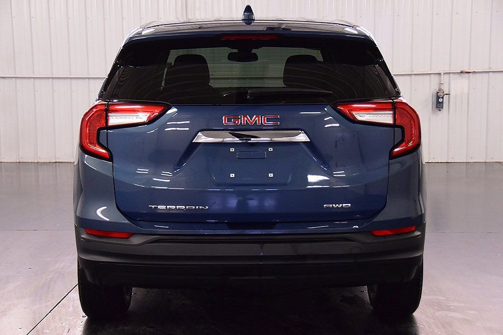 Used 2024 GMC Terrain SLE image 6