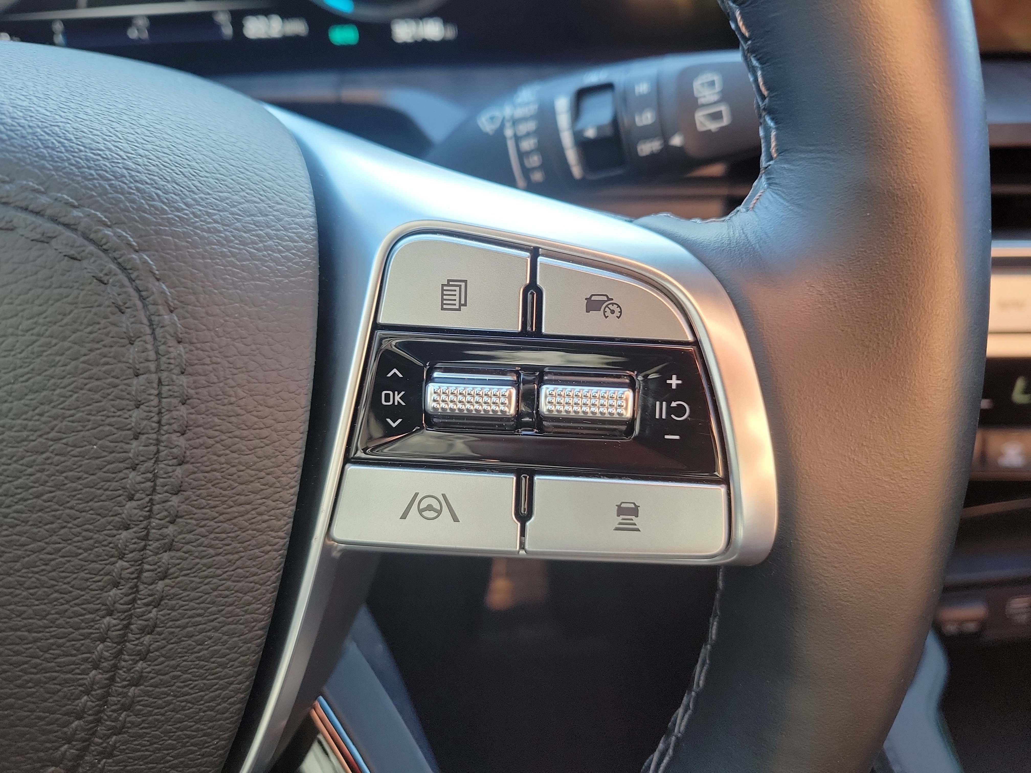 Used 2023 Kia Telluride SX image 30