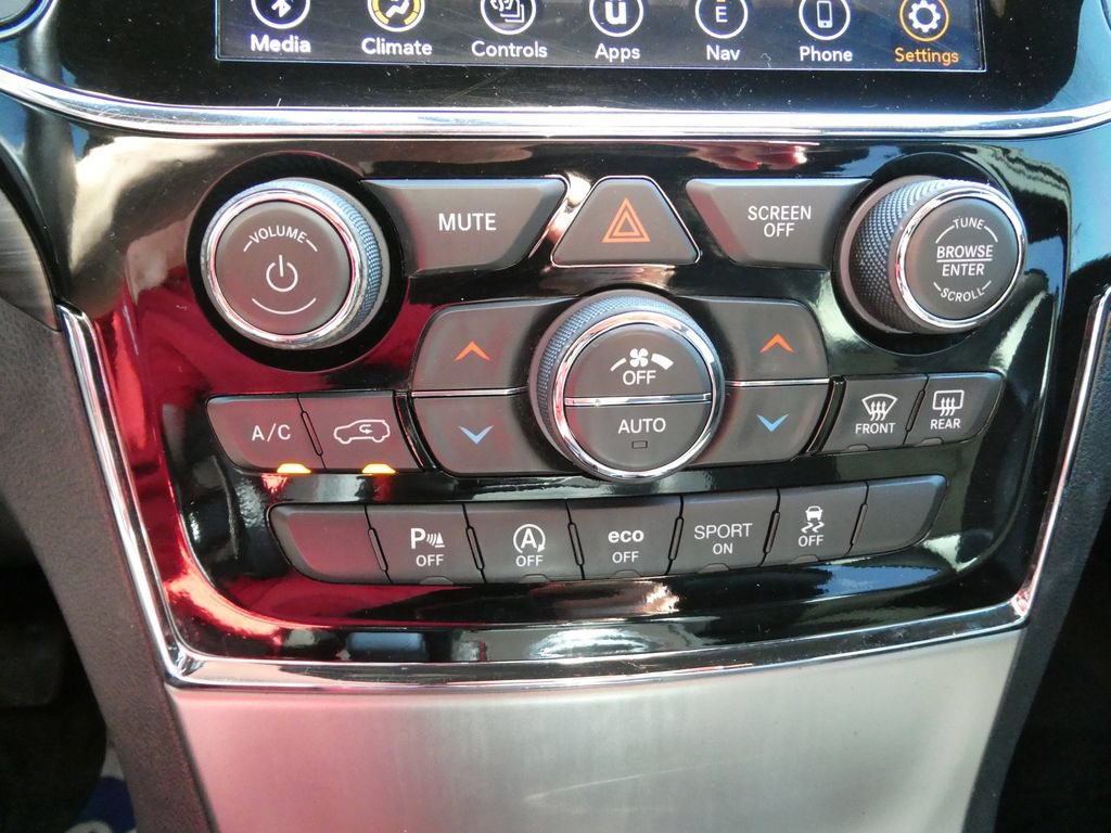 Used 2020 Jeep Grand Cherokee Altitude AWD/4WD image 28