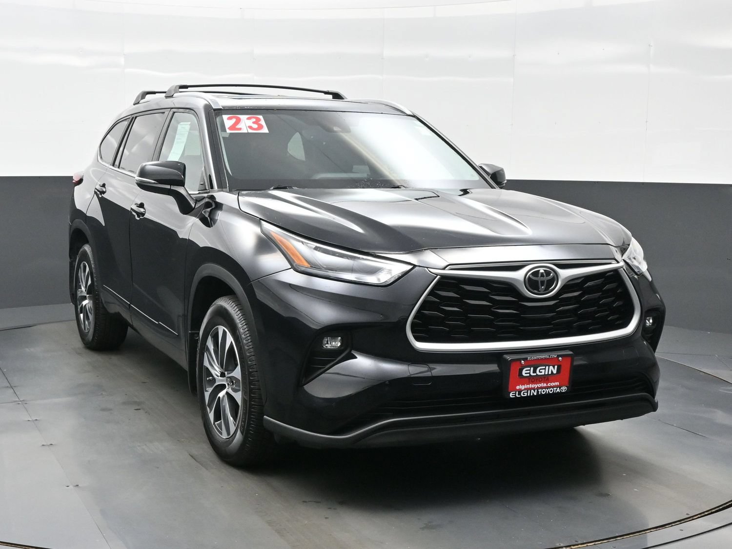 Used 2023 Toyota Highlander XLE AWD/4WD image 8
