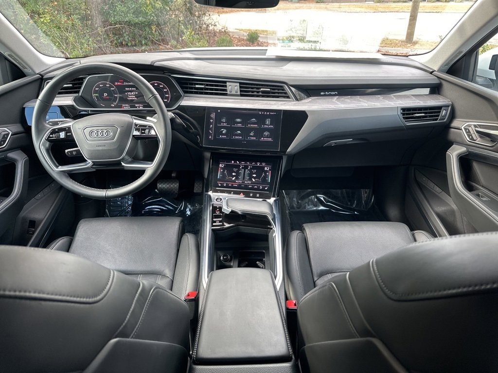 Used 2024 Audi Q8 e-tron Prestige image 13