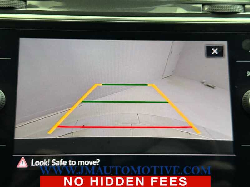 Used 2024 Volkswagen Tiguan SE image 33