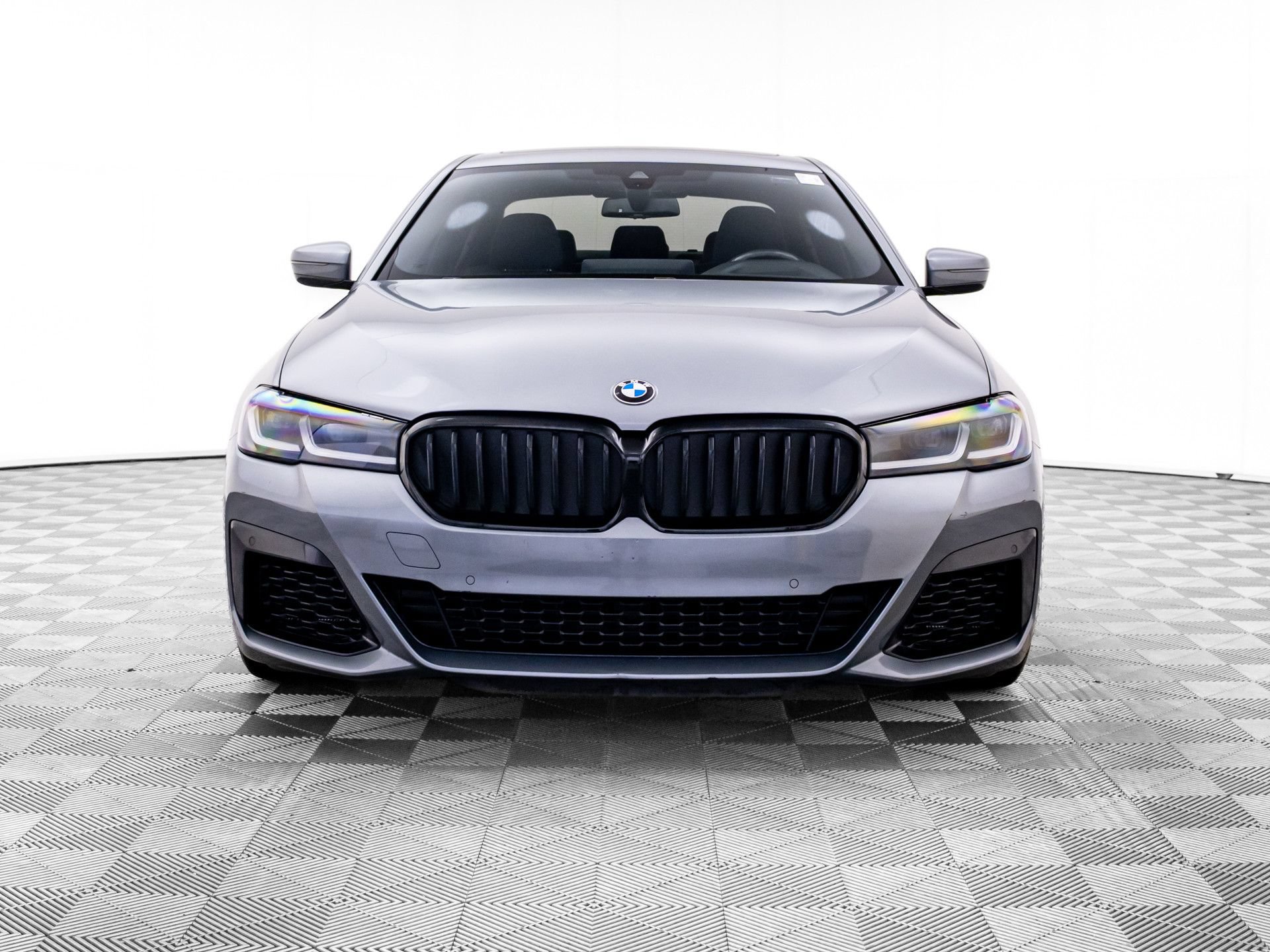 Certified 2023 BMW M550i xDrive w/ Executive Package AWD/4WD image 9