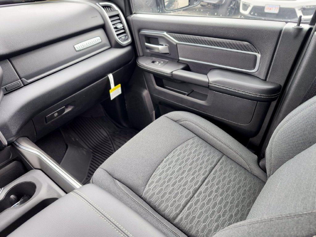 New 2026 RAM 2500 Big Horn AWD/4WD image 15