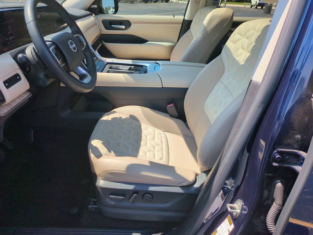 Used 2025 Nissan Armada Platinum AWD/4WD image 11