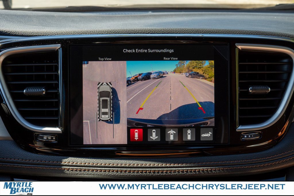 New 2026 Chrysler Pacifica Pinnacle image 22