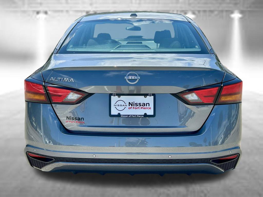 Certified 2025 Nissan Altima 2.5 S FWD image 8