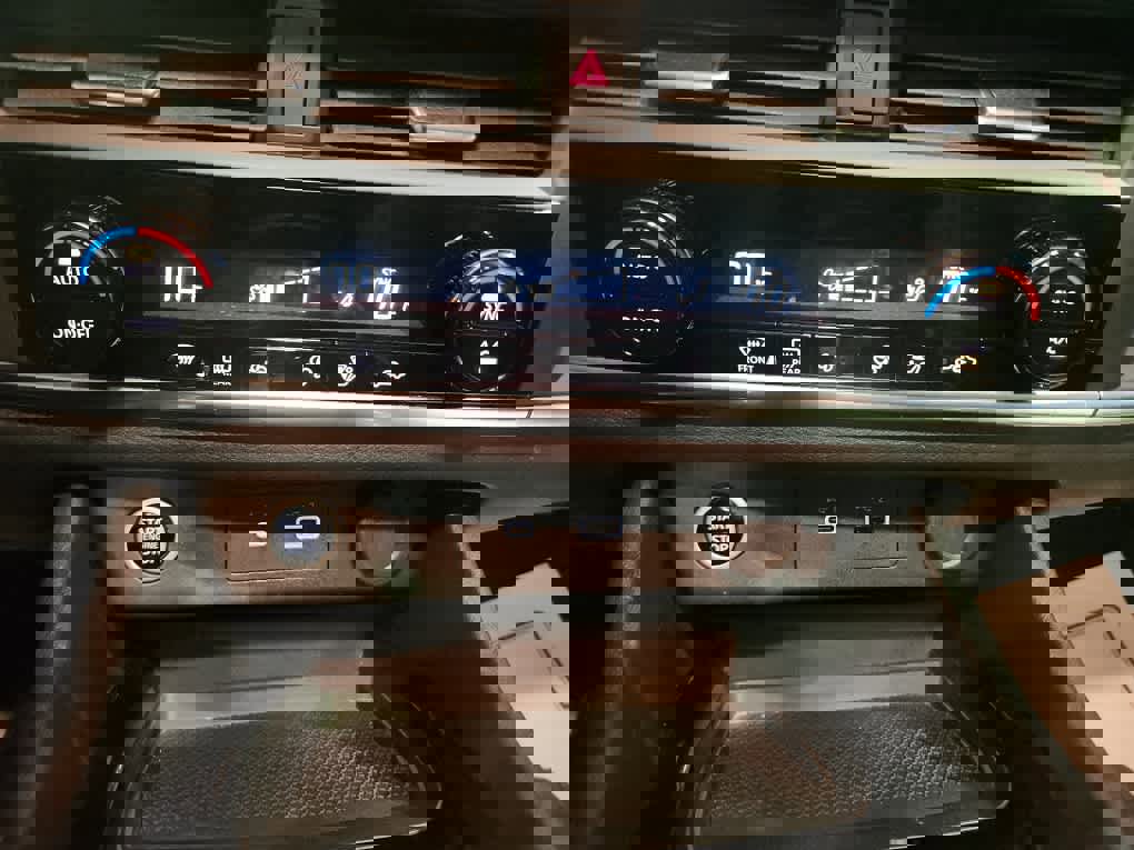 Used 2023 Nissan Rogue SV image 24