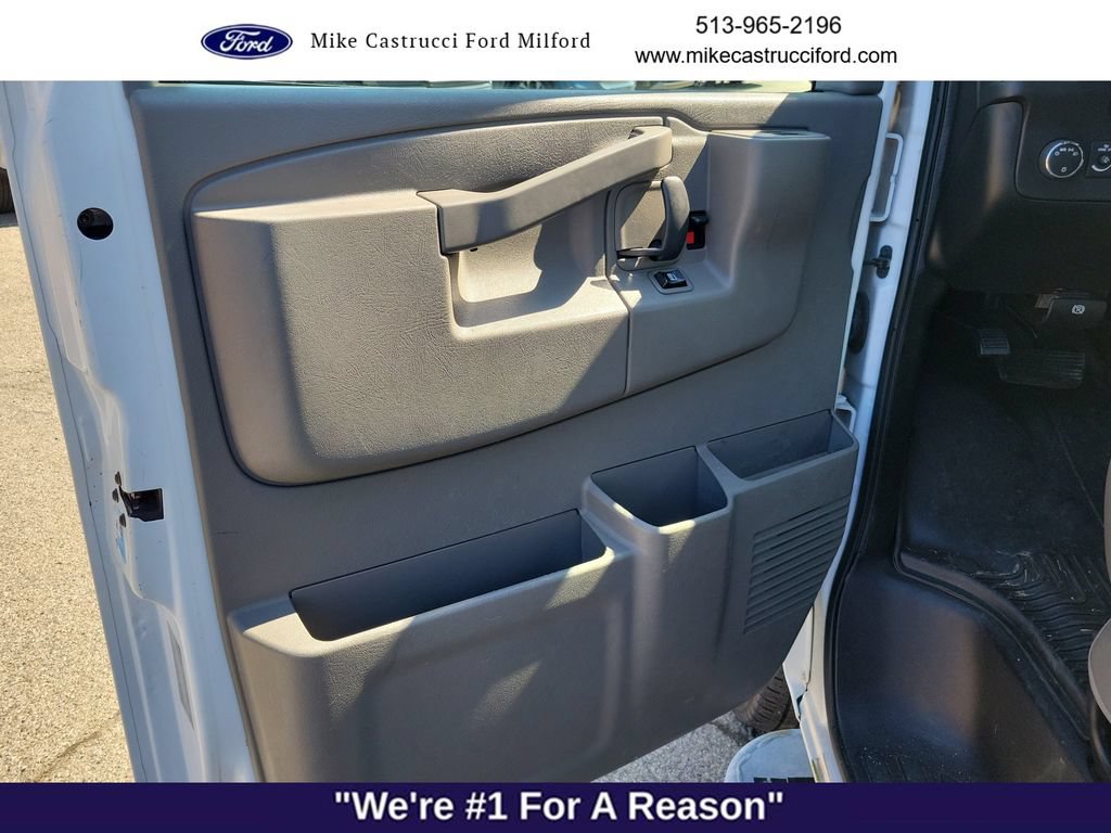 Used 2017 GMC Savana 2500 RWD image 27