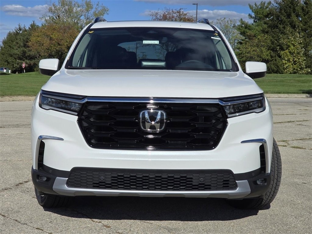 New 2025 Honda Pilot Touring image 17