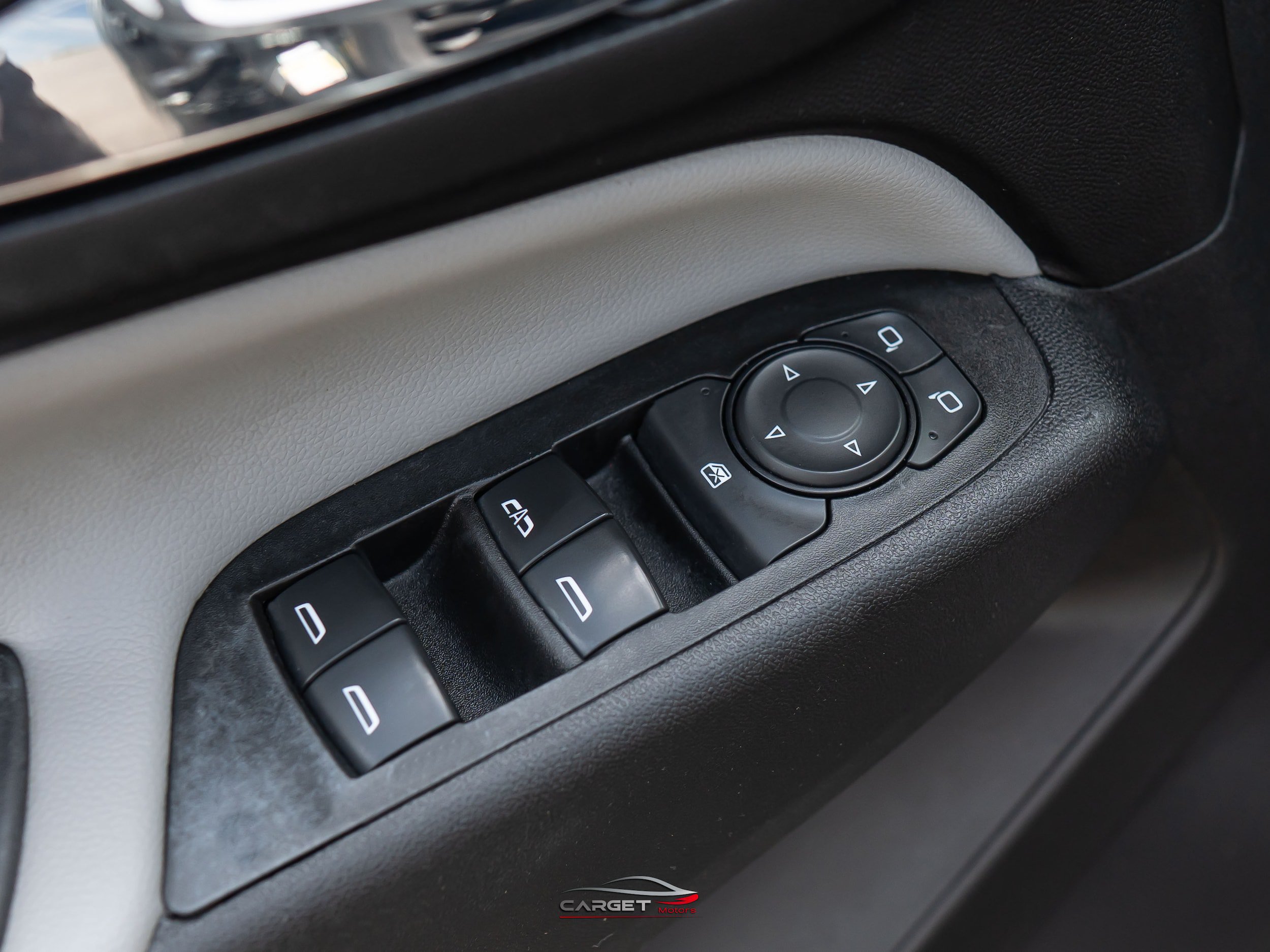 Used 2020 Chevrolet Equinox LS FWD image 33