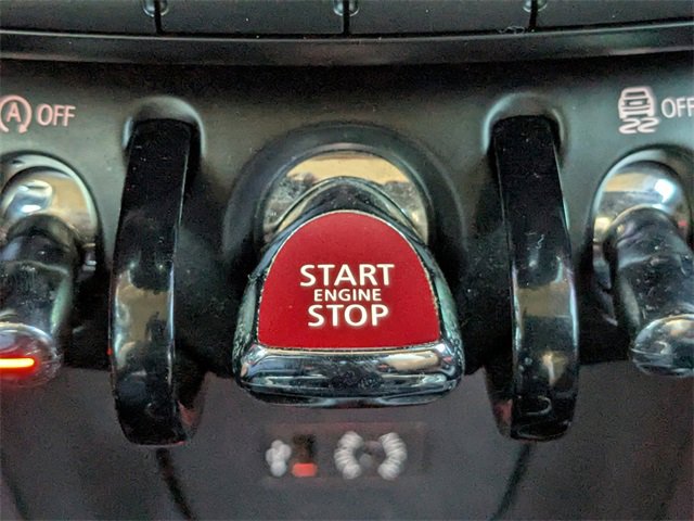 Used 2014 MINI Cooper 2-Door Hardtop image 31