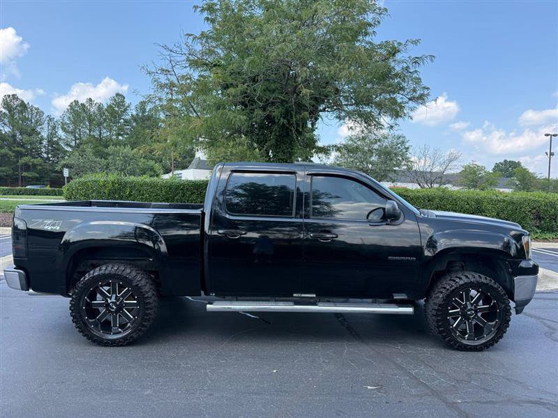 Used 2011 GMC Sierra 1500 SLE w/ All-Terrain Package AWD/4WD image 3