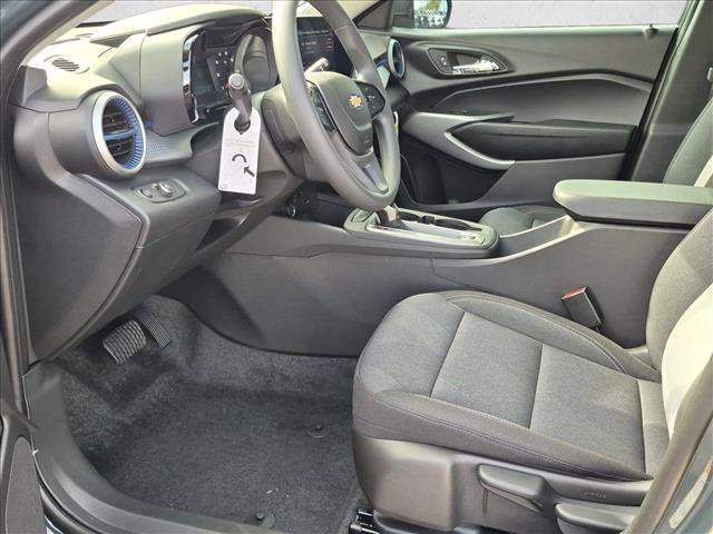 New 2026 Chevrolet Trax LS w/ LS Convenience Package FWD image 4