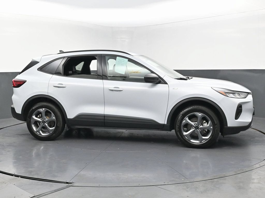 Used 2025 Ford Escape ST-Line AWD/4WD image 6