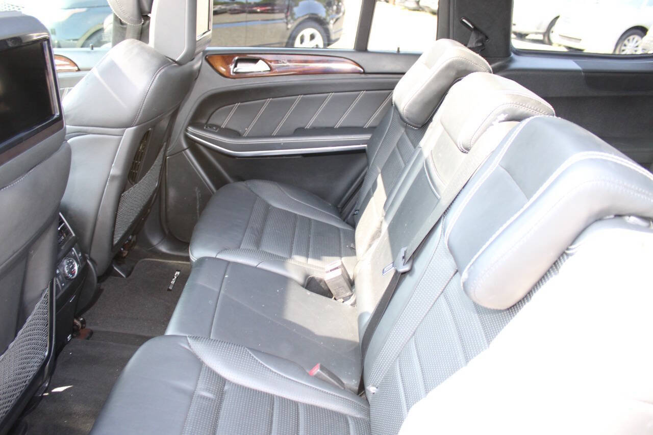 Used 2015 Mercedes-Benz GL 63 AMG 4MATIC w/ Accessory Chrome Package image 22