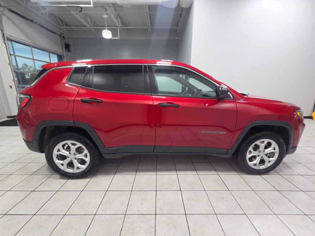 Used 2024 Jeep Compass Sport AWD/4WD image 8