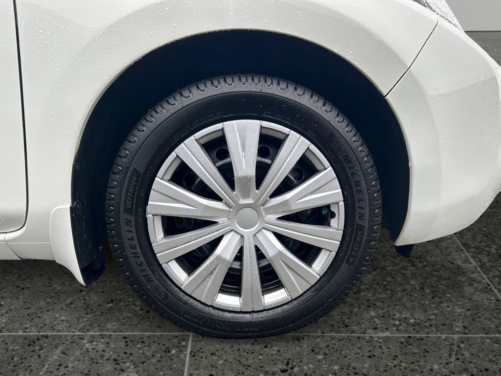 Used 2017 Nissan Leaf S image 9