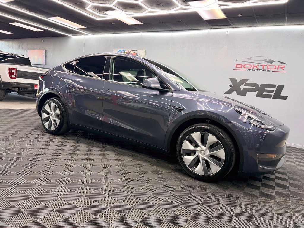 Used 2023 Tesla Model Y Long Range AWD/4WD image 2