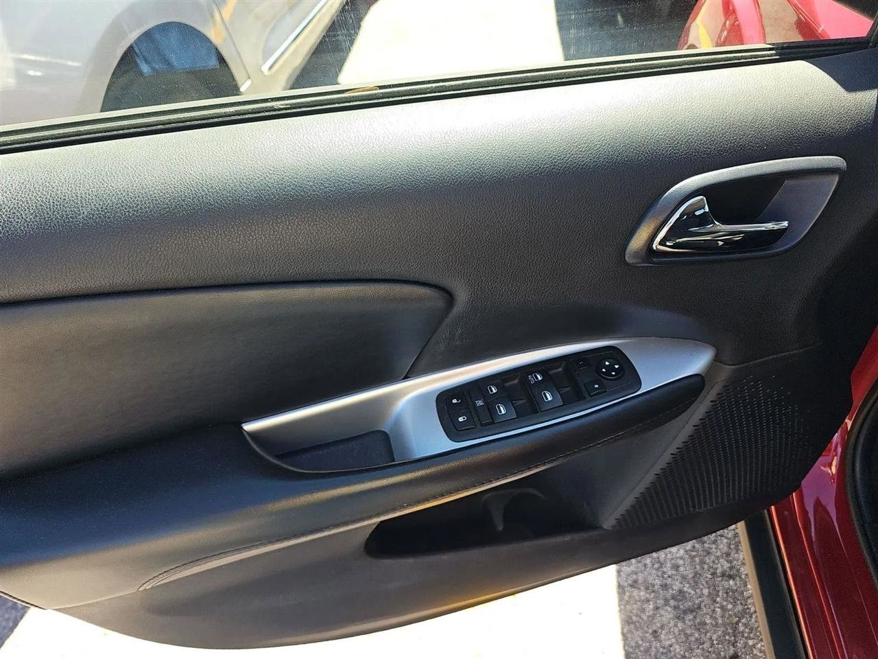 Used 2018 Dodge Journey SE image 8