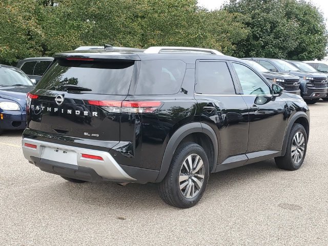 Used 2025 Nissan Pathfinder SL AWD/4WD image 4
