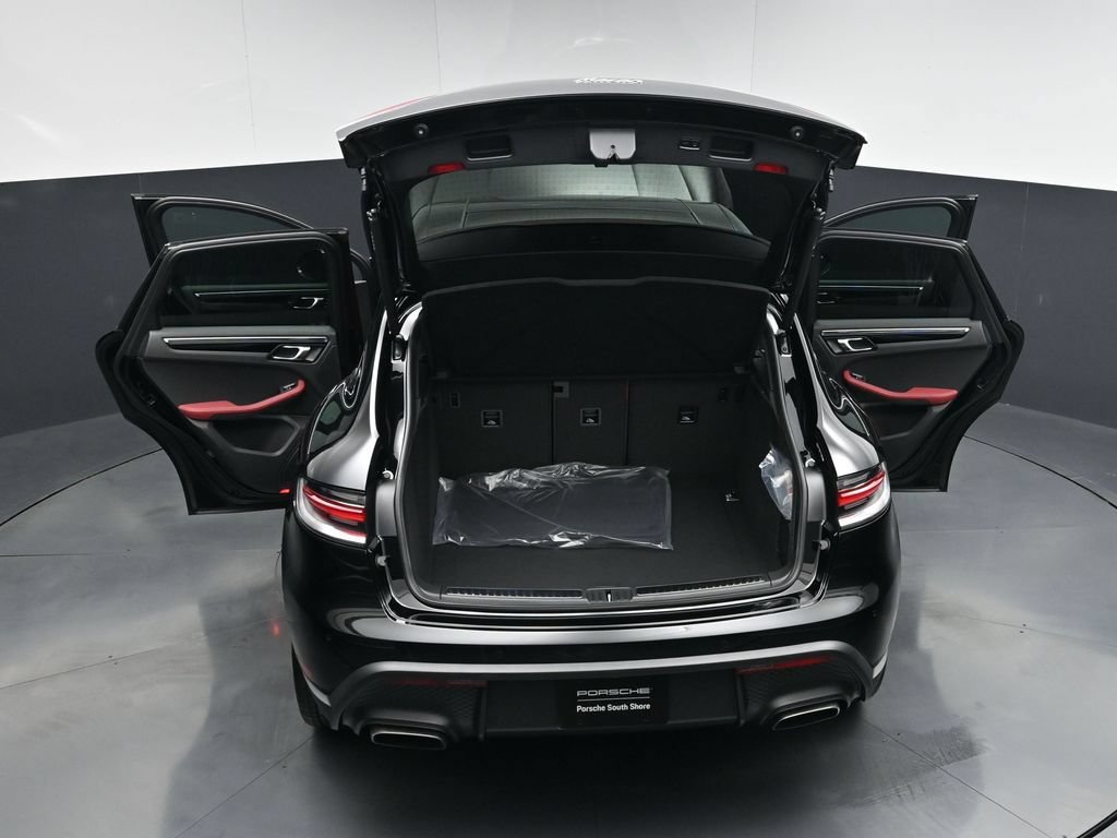 New 2026 Porsche Macan AWD/4WD image 33