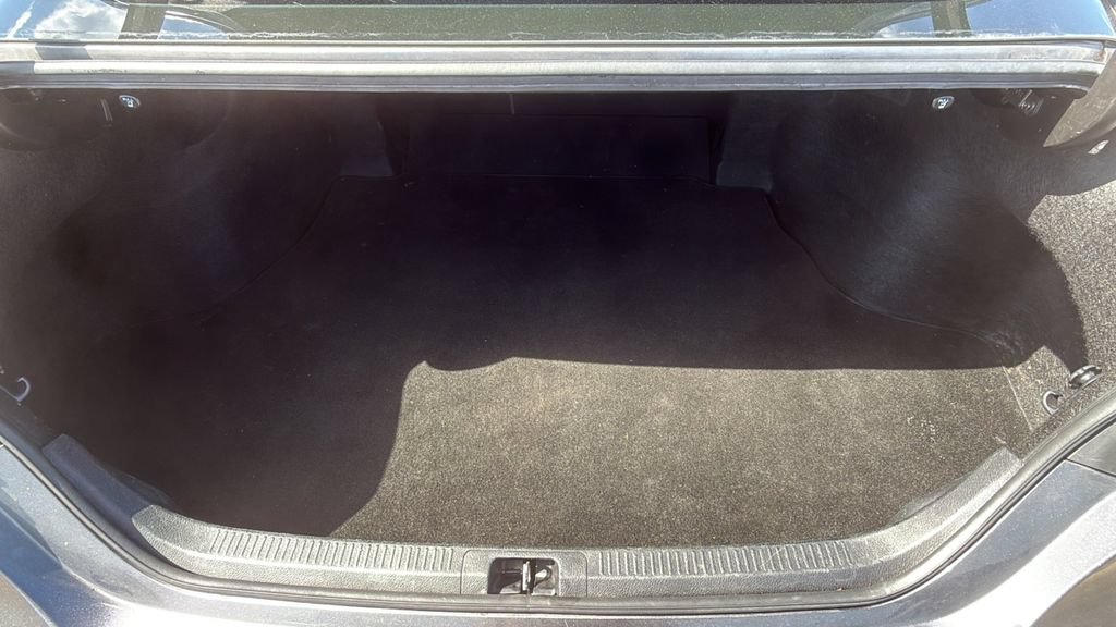 Used 2019 Toyota Camry SE FWD image 21