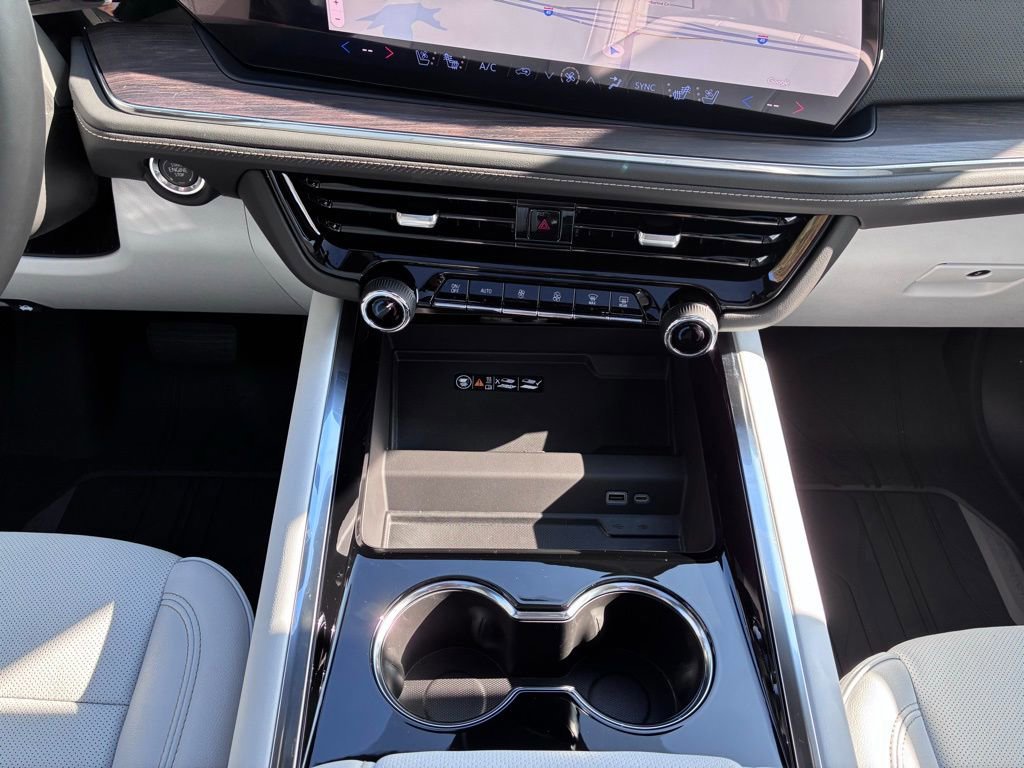 New 2026 Chevrolet Suburban Premier image 24