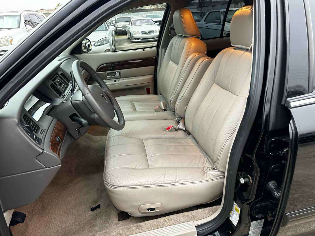 Used 2009 Mercury Grand Marquis LS image 24