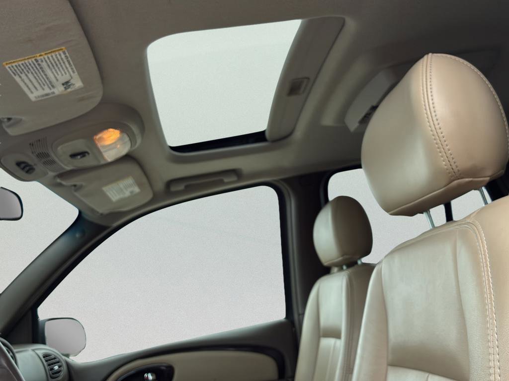 Used 2007 Buick Rainier CXL image 32