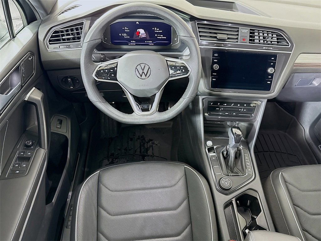 Used 2024 Volkswagen Tiguan SEL R-Line image 3
