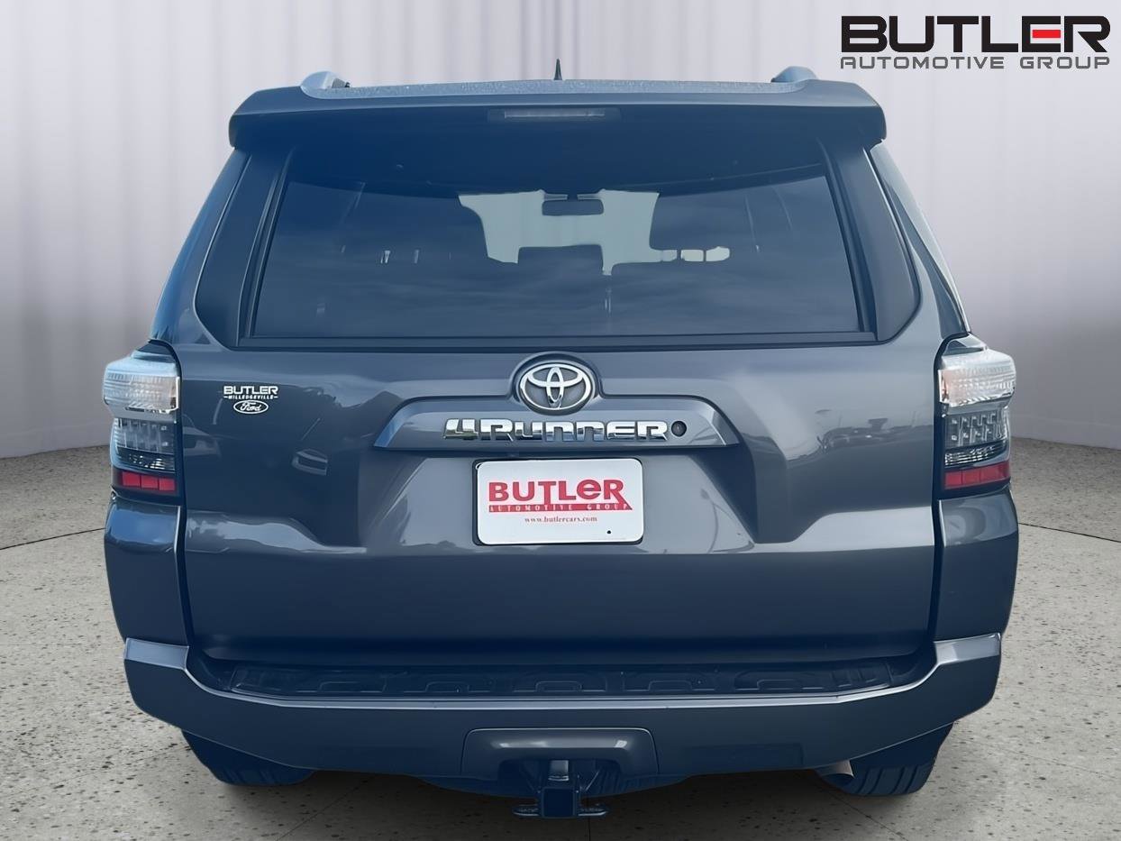 Used 2016 Toyota 4Runner SR5 image 5