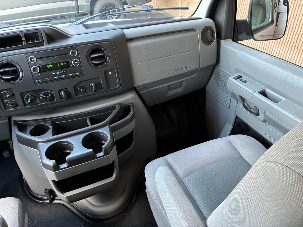 Used 2014 Ford E-350 and Econoline 350 XLT RWD image 12