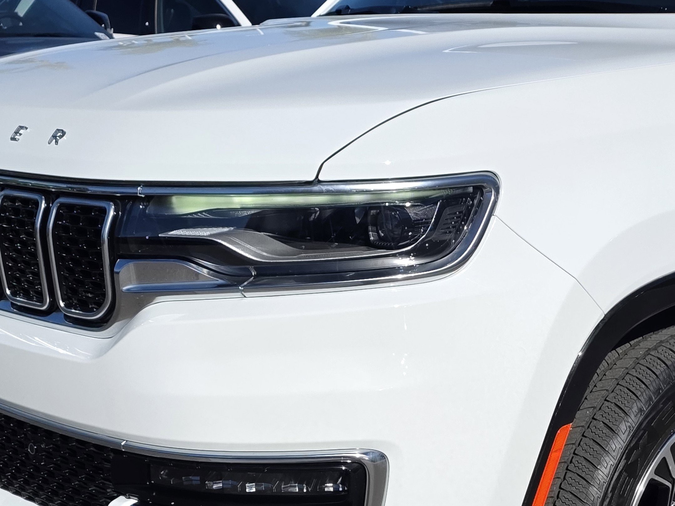 Certified 2025 Jeep Wagoneer Series II w/ 8-Passenger Seating Package image 8