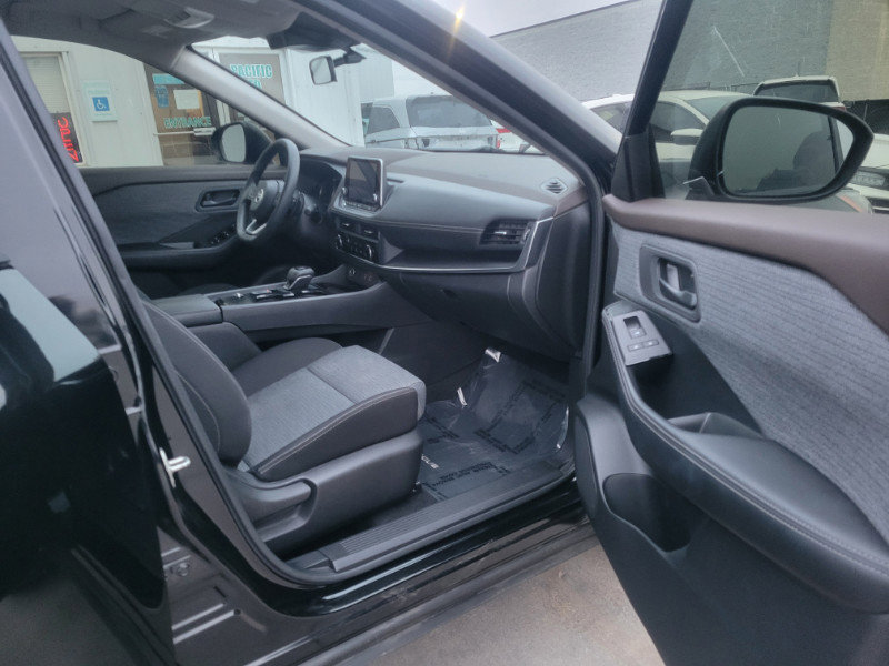 Used 2021 Nissan Rogue S image 27