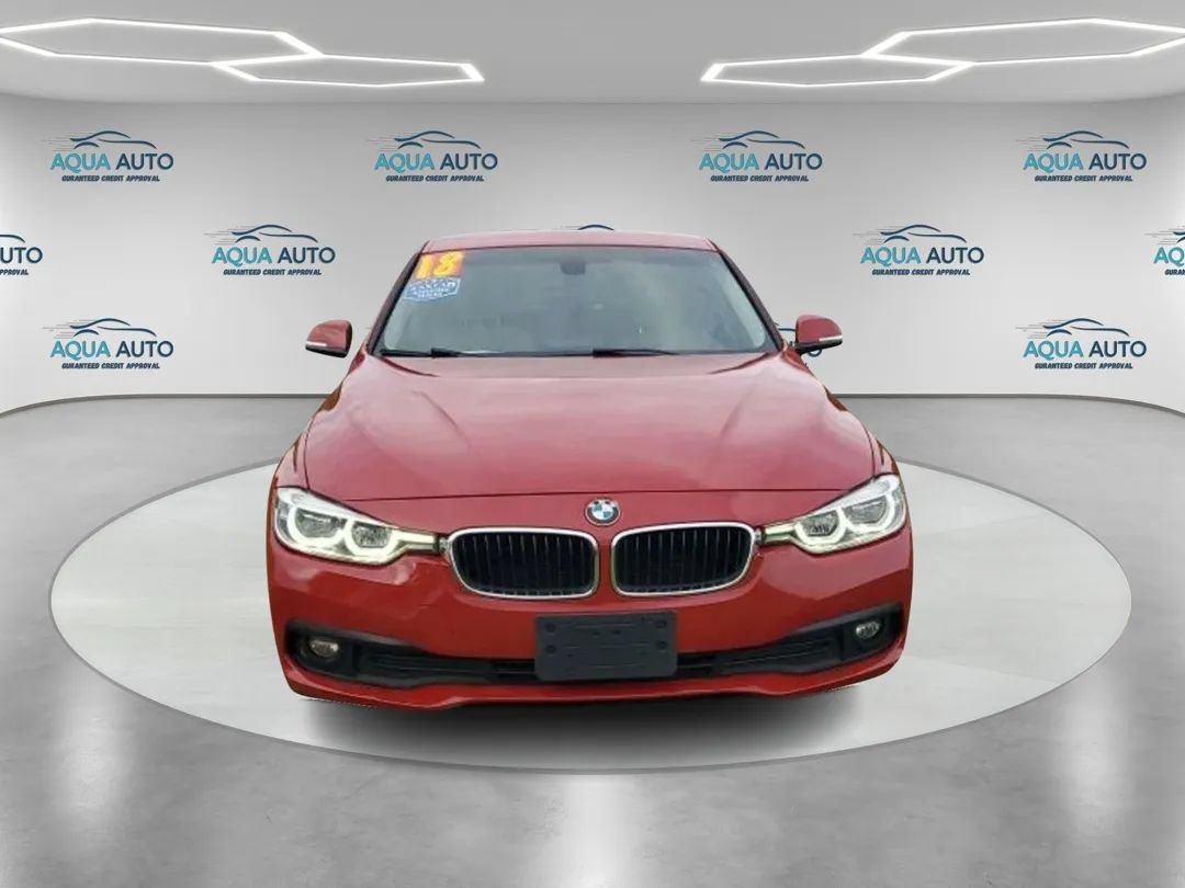 Used 2018 BMW 320i Sedan RWD image 2