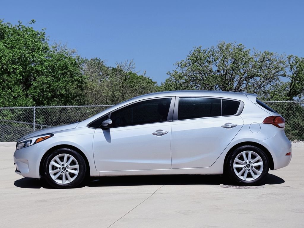 Used 2017 Kia Forte LX w/ LX Popular Plus Package image 3
