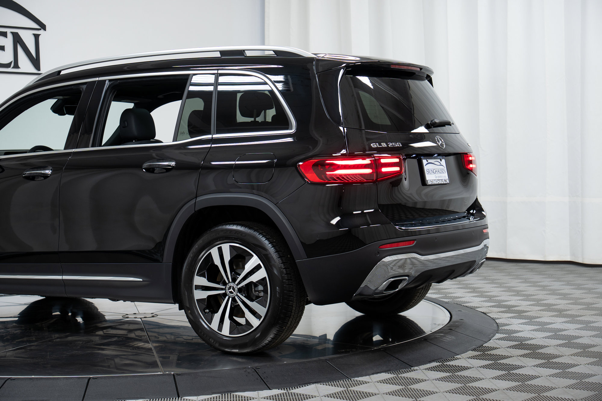 New 2026 Mercedes-Benz GLB 250 4MATIC image 29