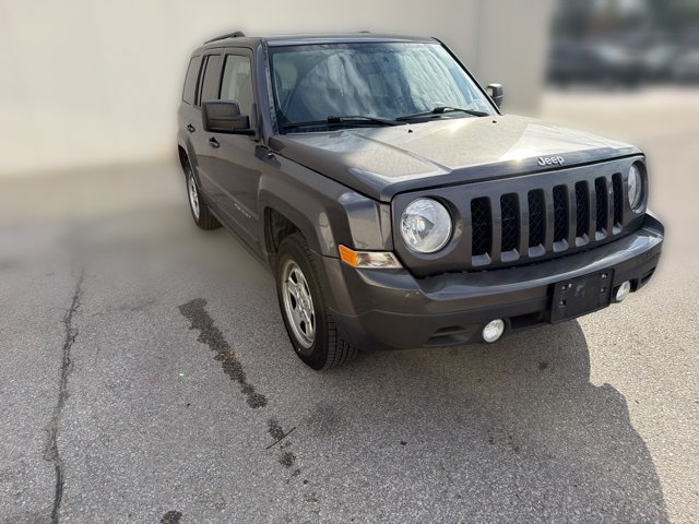 Used 2015 Jeep Patriot Sport w/ Power Value Group FWD image 3