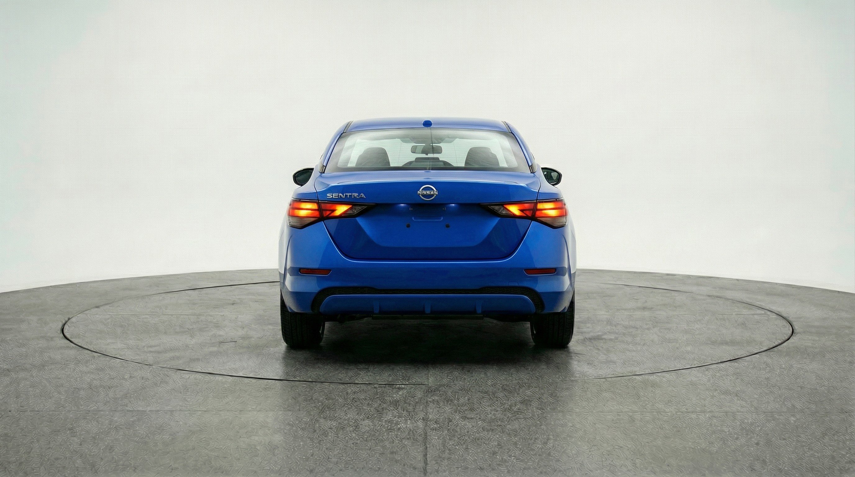 Used 2025 Nissan Sentra SV image 7