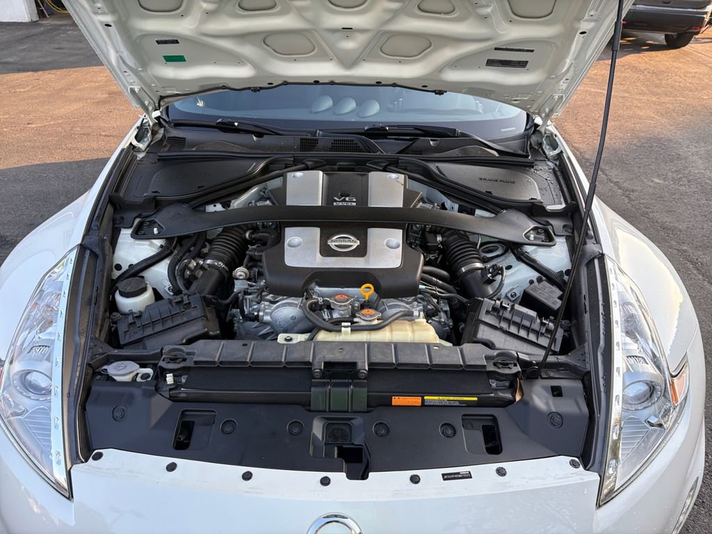 Used 2016 Nissan 370Z Touring image 27