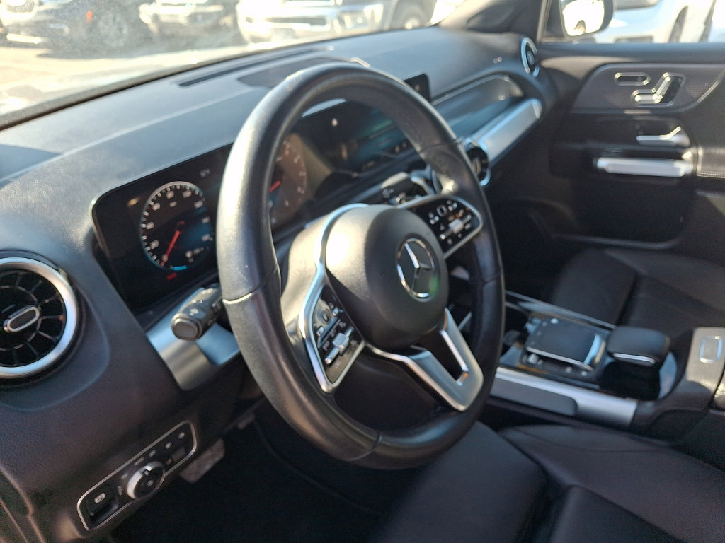 Used 2023 Mercedes-Benz GLB 250 4MATIC image 25