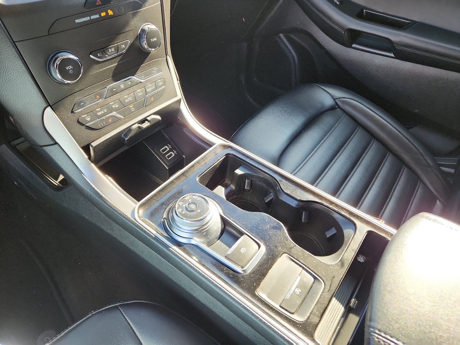 Used 2020 Ford Edge SEL w/ Convenience Package image 18